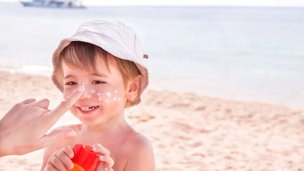 کاهش خطر آلرژی‌ های پوستی کودکان با مصرف ضد آفتاب