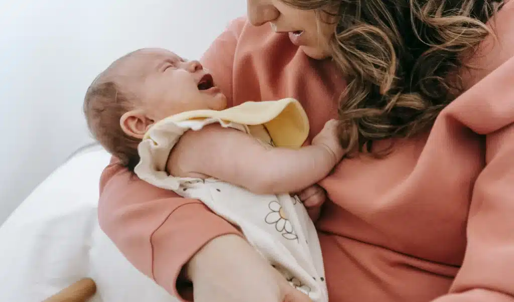 روش های خانگی درمان رفلاکس معده در نوزادان